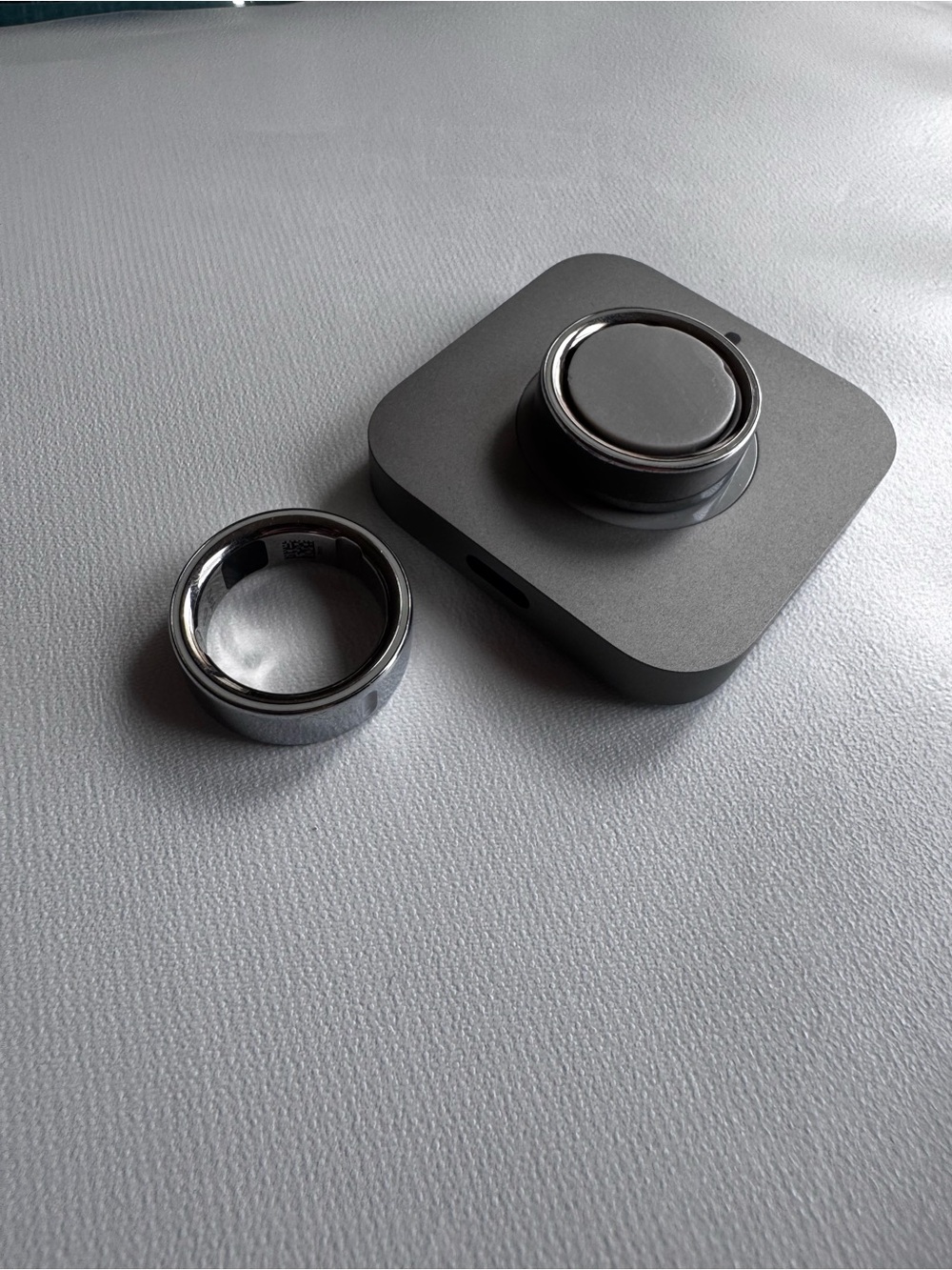 Oura Gray Magnetic Ring Accessory with Silver Accent - Picture 2 of 5